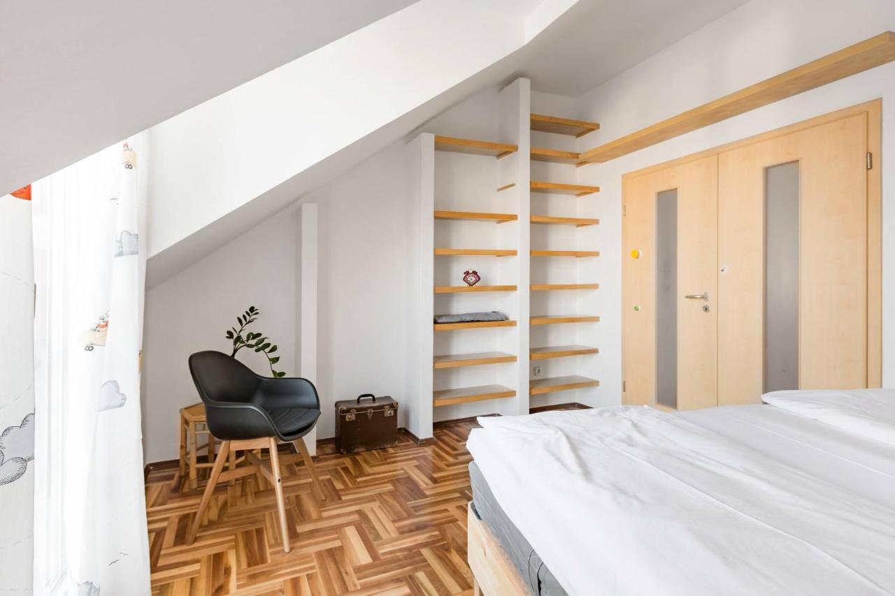 Relax Into Loft Living At A Light-Filled City Escape بودابست المظهر الخارجي الصورة