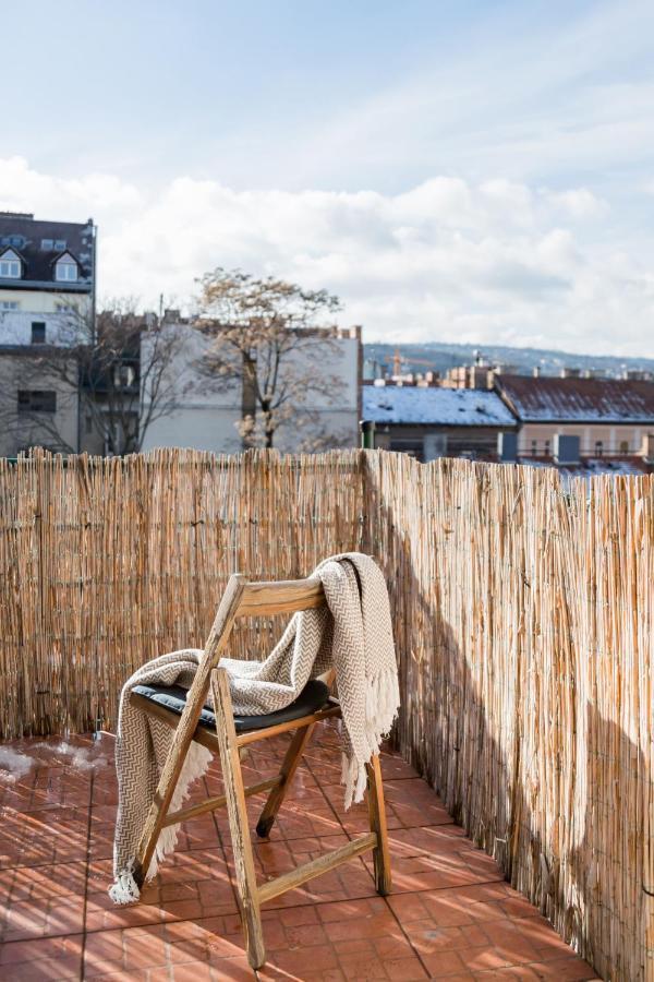 Relax Into Loft Living At A Light-Filled City Escape بودابست المظهر الخارجي الصورة