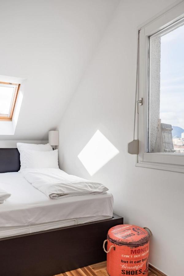 Relax Into Loft Living At A Light-Filled City Escape بودابست المظهر الخارجي الصورة